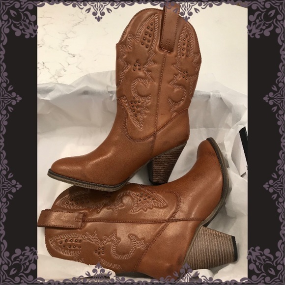 BRAND NEW WOO HOO BOOTS!! - Picture 4 of 8